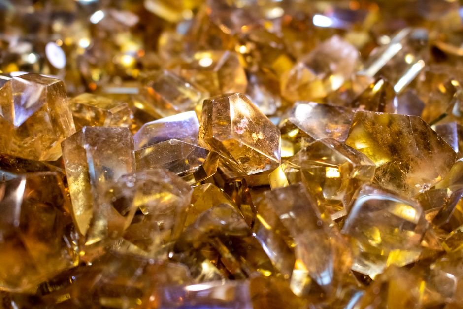 Golden citrine crystals like the meditation point that kept working after a hairline crack